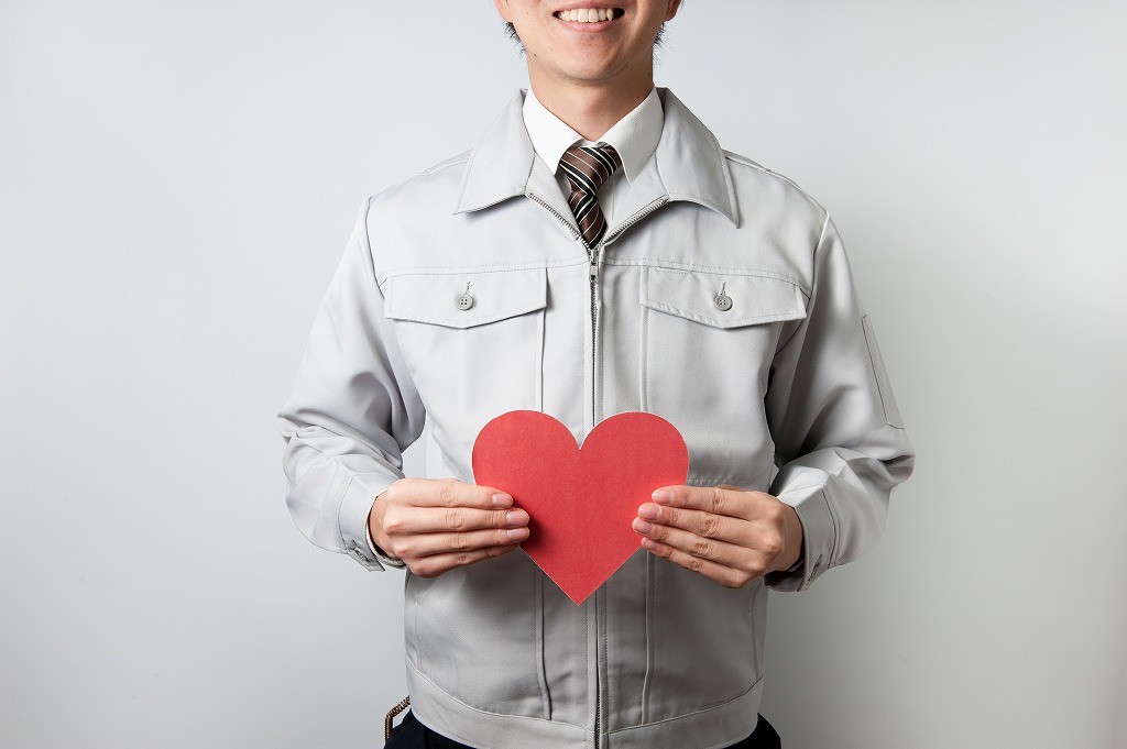 ハートを持つ作業員